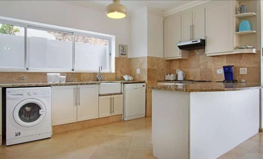 To Let 4 Bedroom Property for Rent in Camps Bay Western Cape